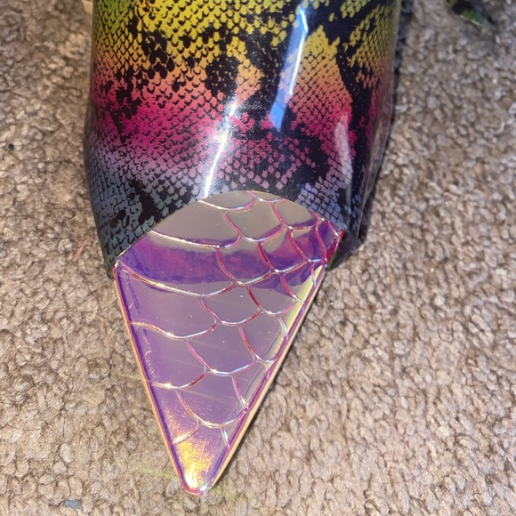 Colorful Print heels - Picture 3 of 6